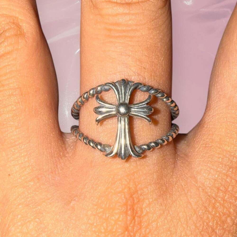 Vintage Y2K Goth Grunge Cross Twisted Band Ring 925 Sterling Silver Size 9